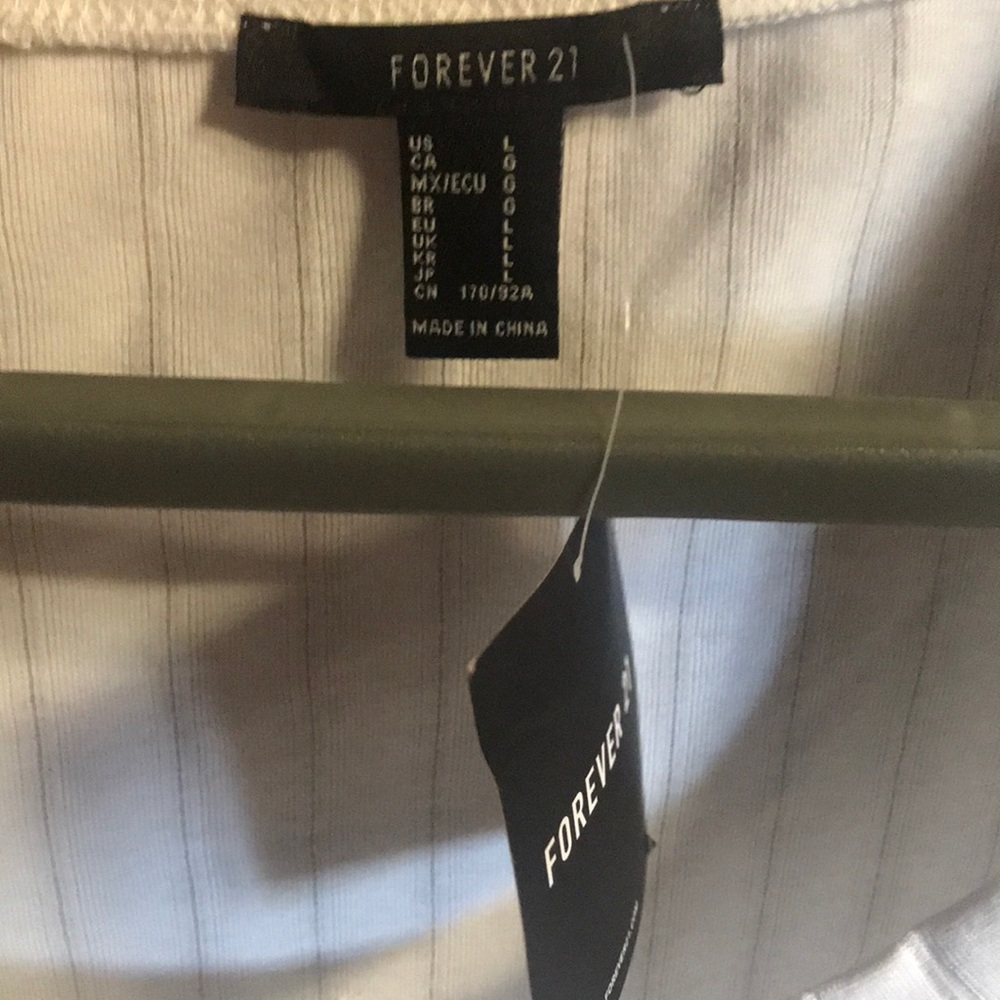 📣Forever 21 White SS Shirt-Last Call - Picture 2 of 2